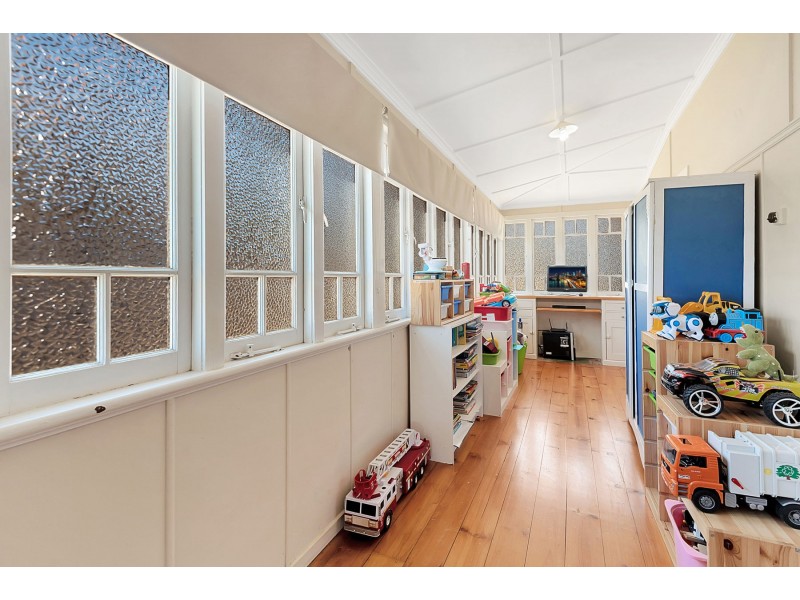 189 Russell Street, Newtown QLD 4350