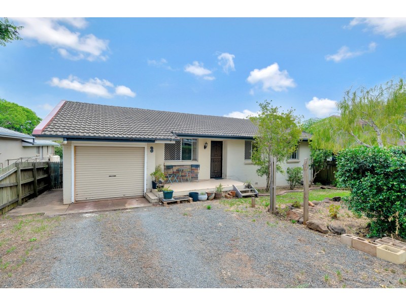 3 Cassia Street, Centenary Heights QLD 4350