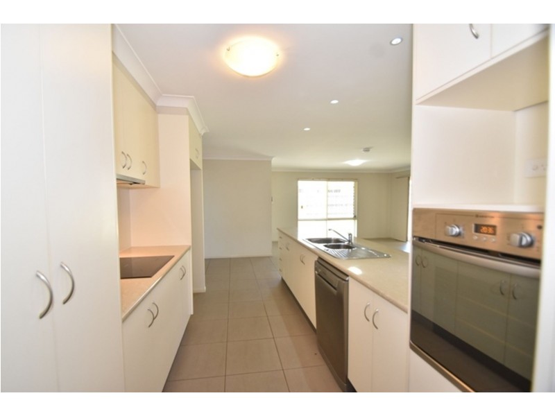 39 Honeyeater Drive, Highfields QLD 4352