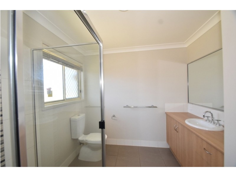 39 Honeyeater Drive, Highfields QLD 4352