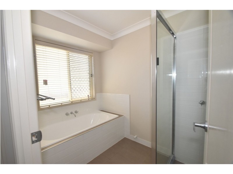 39 Honeyeater Drive, Highfields QLD 4352