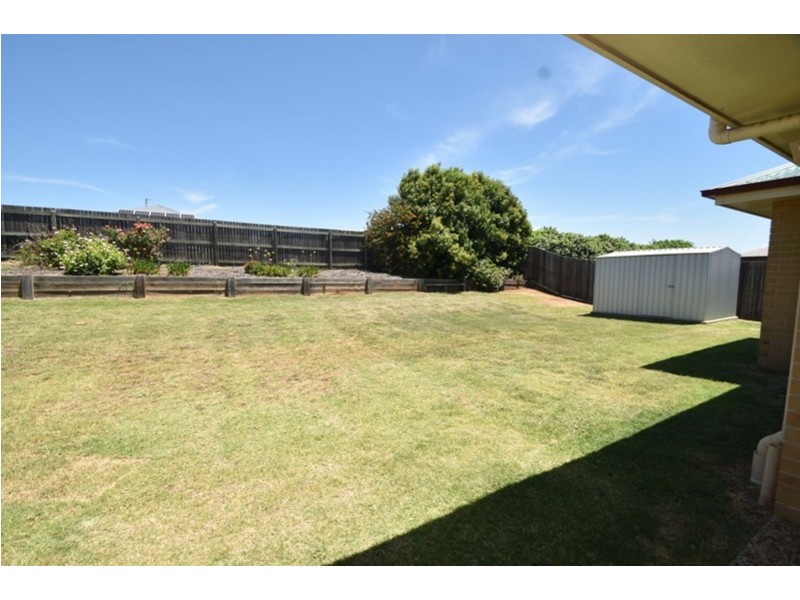39 Honeyeater Drive, Highfields QLD 4352