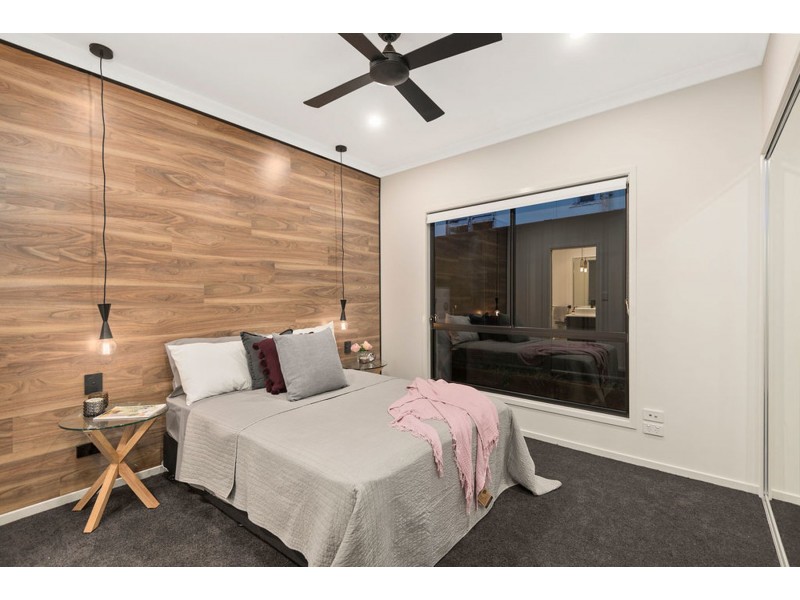 2/52 Crown Street, Rangeville QLD 4350