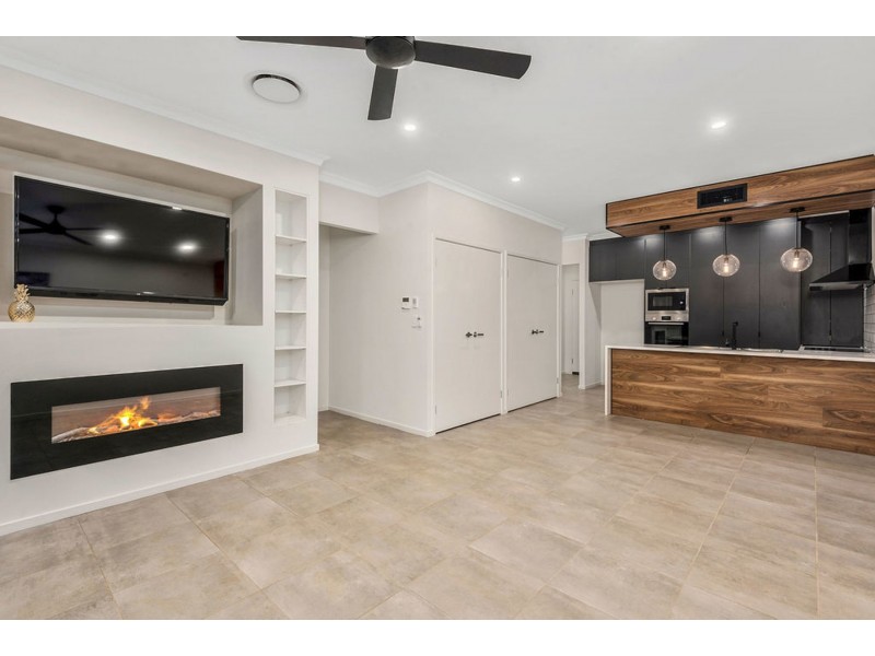 2/52 Crown Street, Rangeville QLD 4350