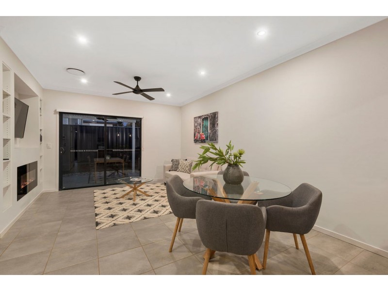 2/52 Crown Street, Rangeville QLD 4350