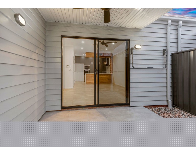 2/52 Crown Street, Rangeville QLD 4350