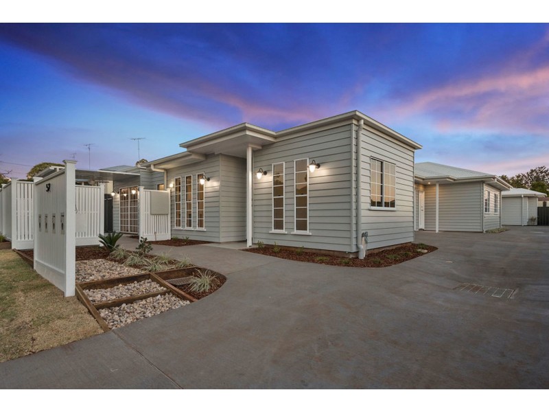 2/52 Crown Street, Rangeville QLD 4350