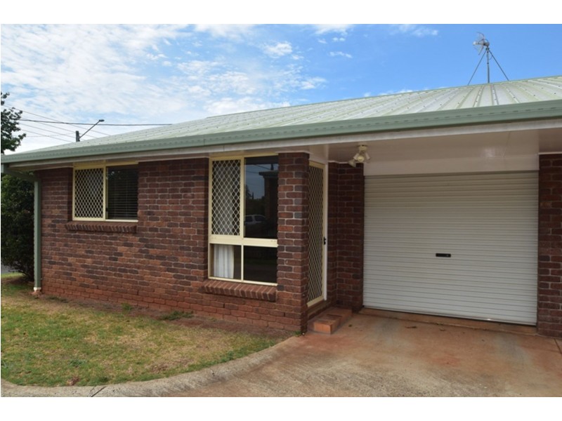 1/19 Traminer Drive, Wilsonton Heights QLD 4350