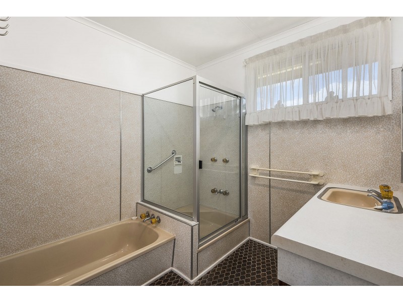 14 Richmond Drive, Wilsonton QLD 4350