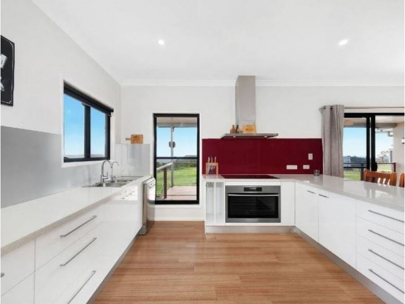 43 Hilltop Drive, Gowrie Junction QLD 4352