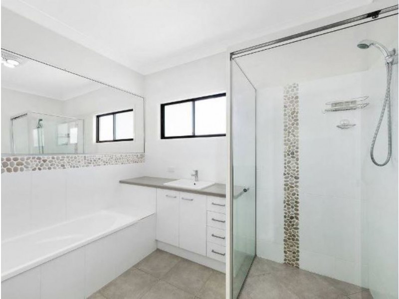 43 Hilltop Drive, Gowrie Junction QLD 4352