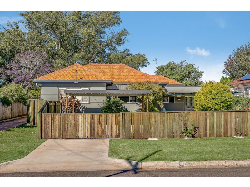 6A Bothwell Street, Newtown QLD 4350