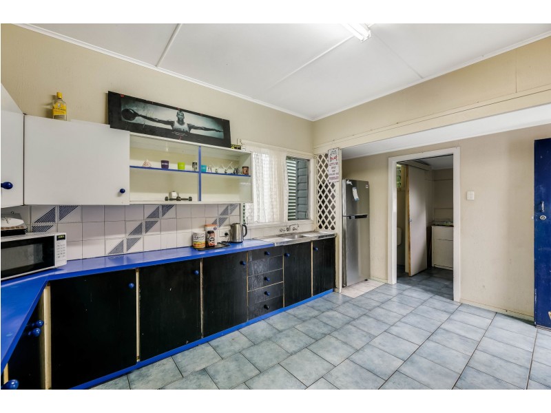 387 West Street, Darling Heights QLD 4350
