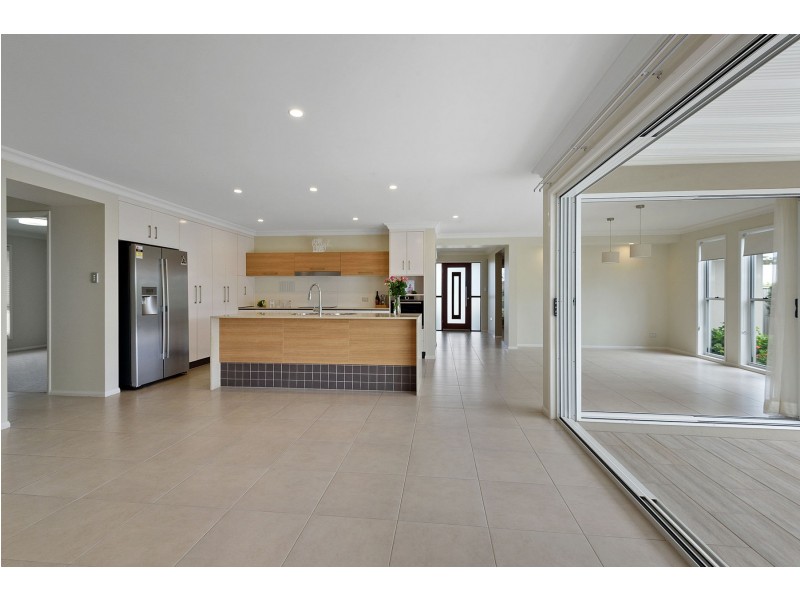 20 Fallon Drive, Middle Ridge QLD 4350