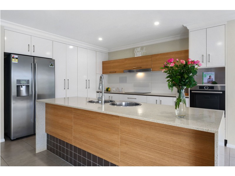 20 Fallon Drive, Middle Ridge QLD 4350