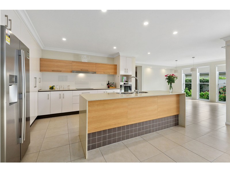 20 Fallon Drive, Middle Ridge QLD 4350