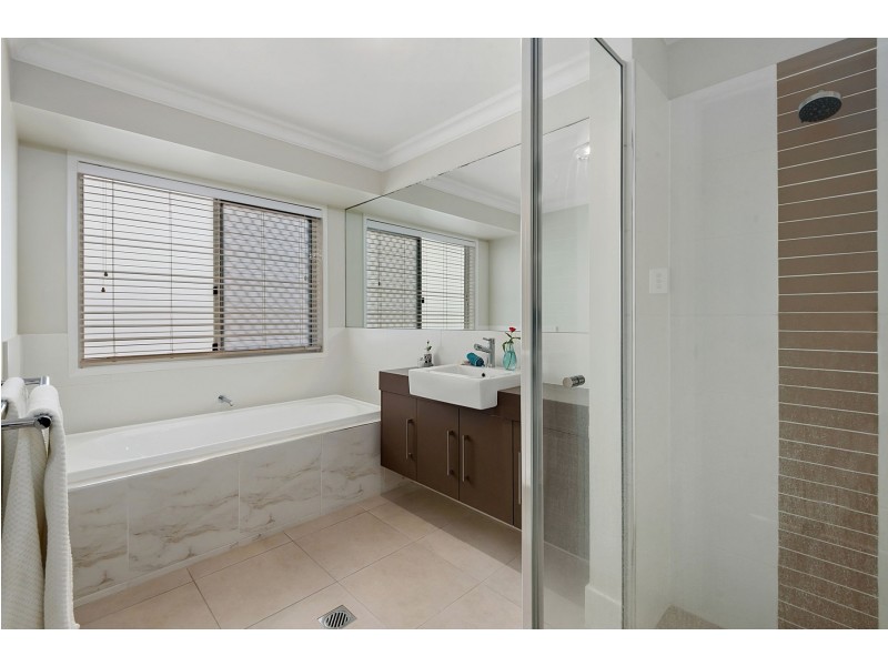 20 Fallon Drive, Middle Ridge QLD 4350