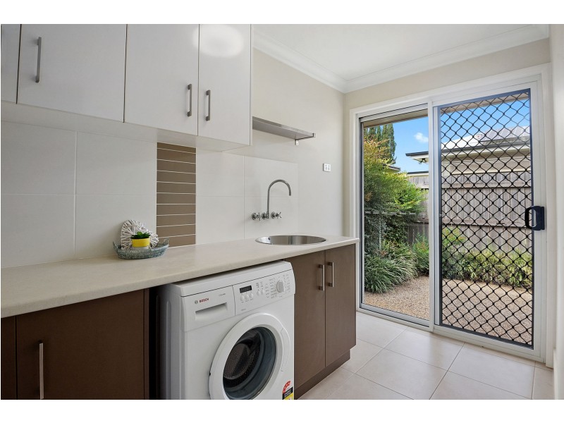 20 Fallon Drive, Middle Ridge QLD 4350