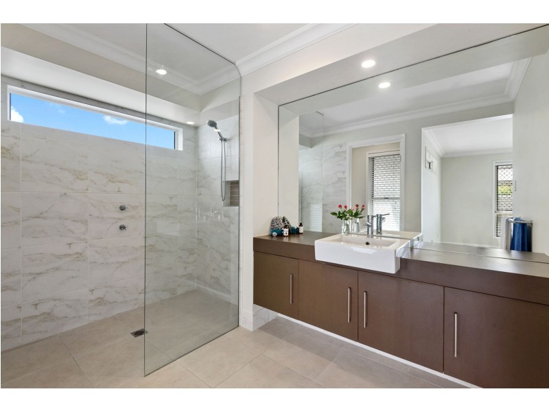 20 Fallon Drive, Middle Ridge QLD 4350