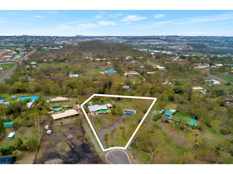 9 Basalt Court, Glenvale QLD 4350
