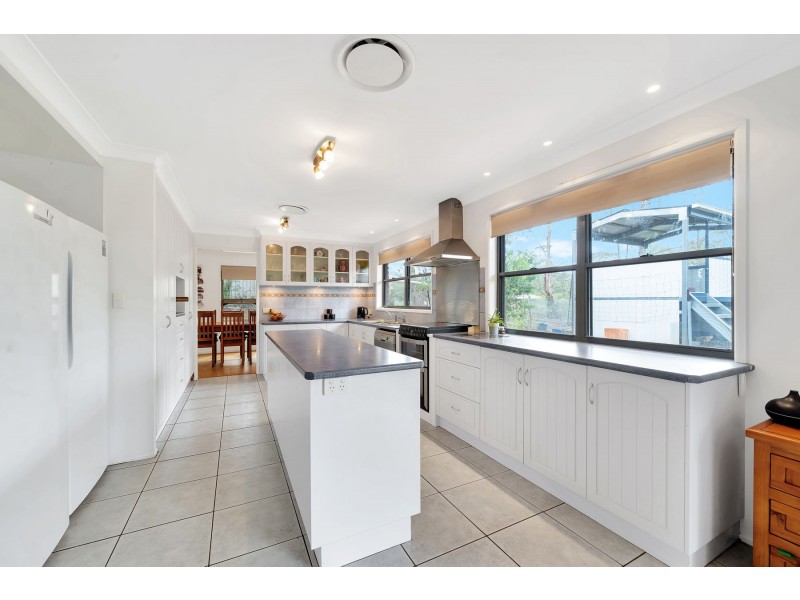 9 Basalt Court, Glenvale QLD 4350
