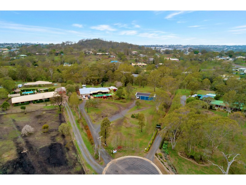9 Basalt Court, Glenvale QLD 4350