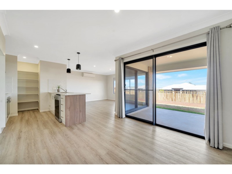 19 Kellett Drive, Westbrook QLD 4350