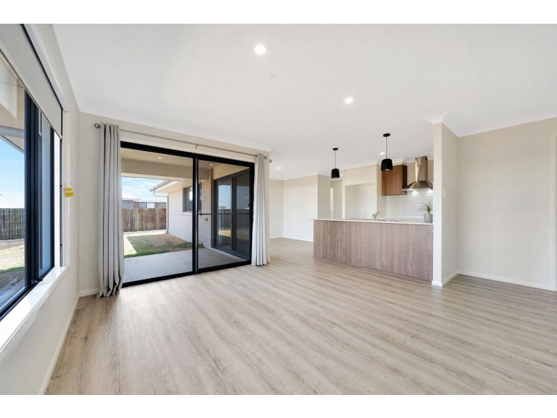 19 Kellett Drive, Westbrook QLD 4350