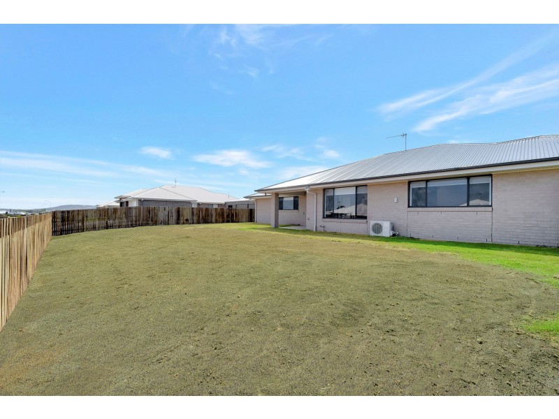 19 Kellett Drive, Westbrook QLD 4350