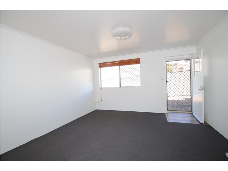 1/20 Swallow Court, Newtown QLD 4350