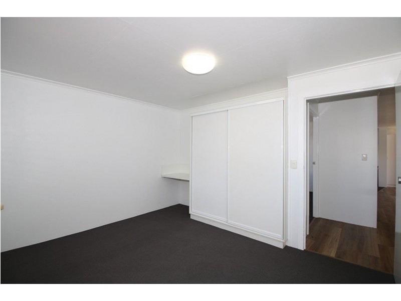 1/20 Swallow Court, Newtown QLD 4350