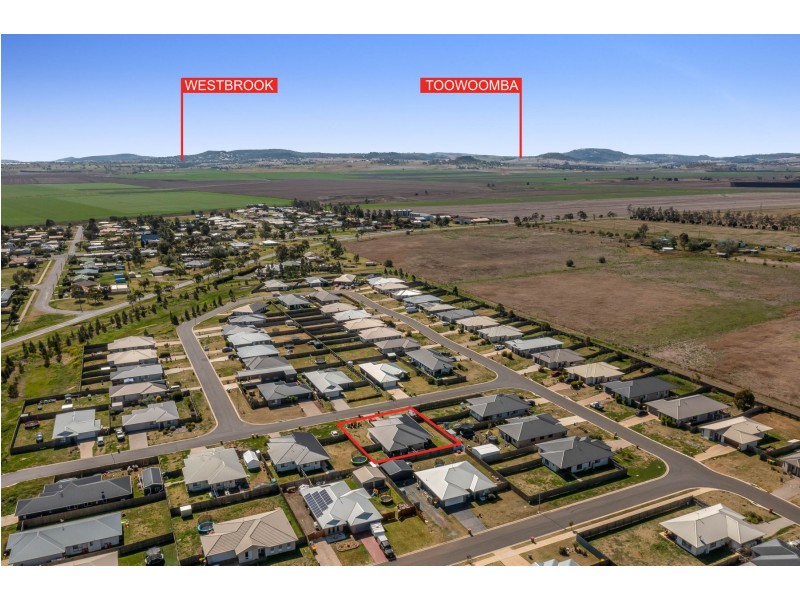 7 Magpie Drive, Cambooya QLD 4358