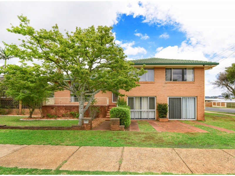 364 North Street, Wilsonton QLD 4350