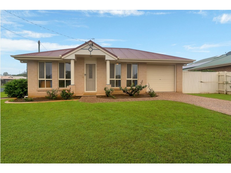 8 Fay Court, Kearneys Spring QLD 4350