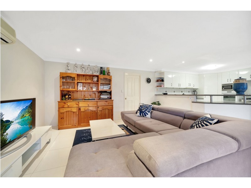 6 Tiley Street, Kearneys Spring QLD 4350