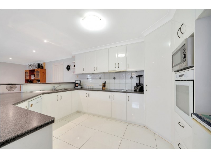 6 Tiley Street, Kearneys Spring QLD 4350