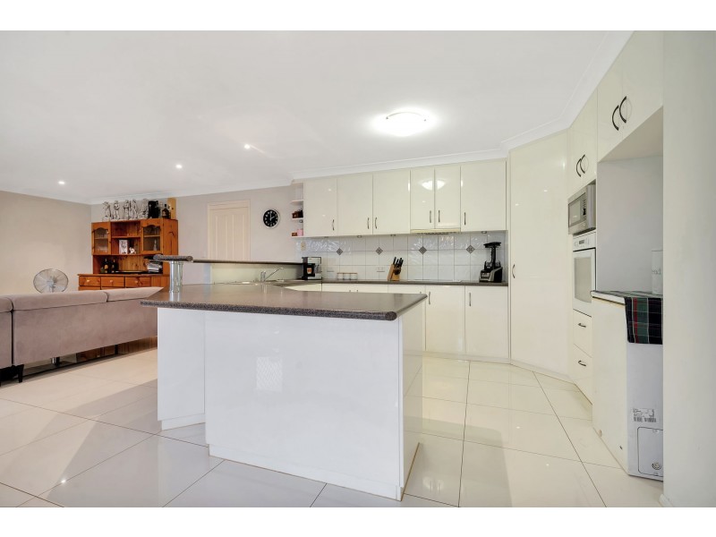 6 Tiley Street, Kearneys Spring QLD 4350