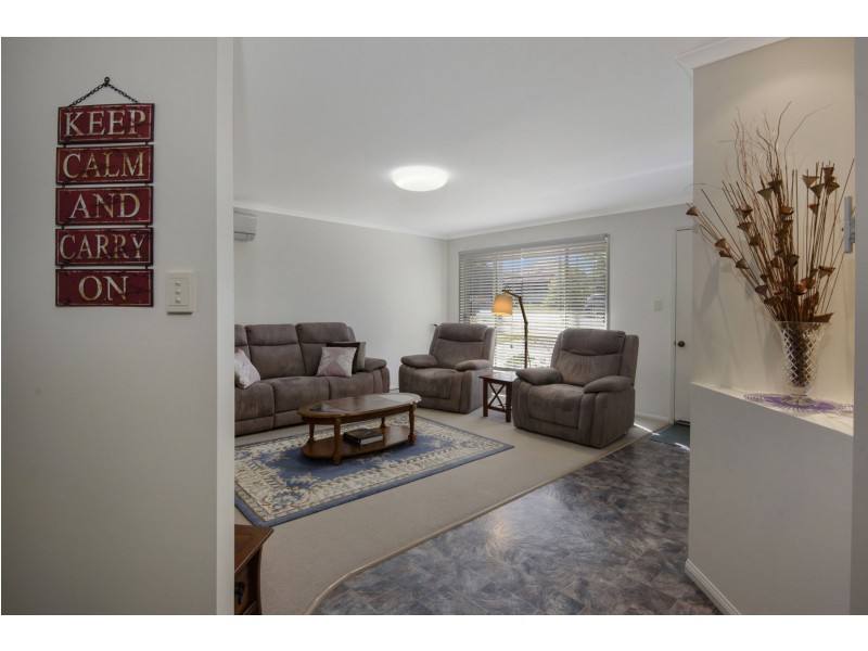 24 Gladstone Street, Wyreema QLD 4352