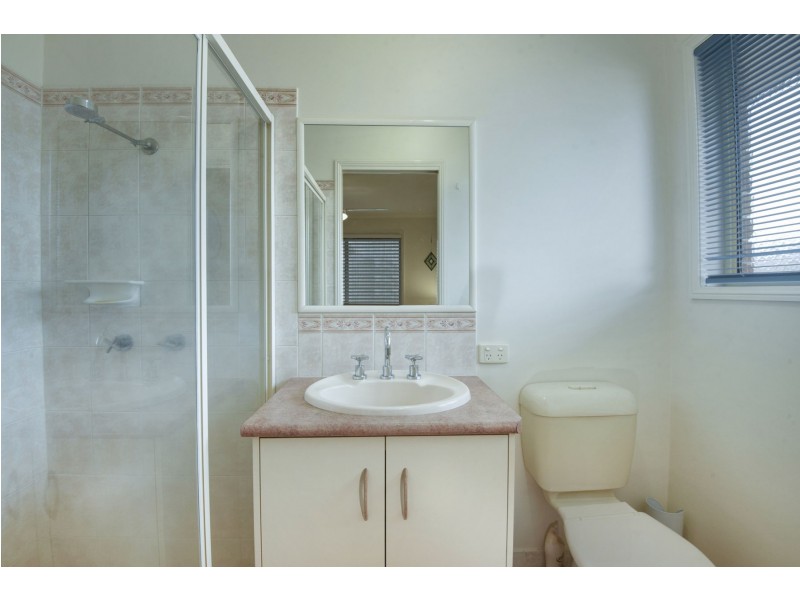 24 Gladstone Street, Wyreema QLD 4352