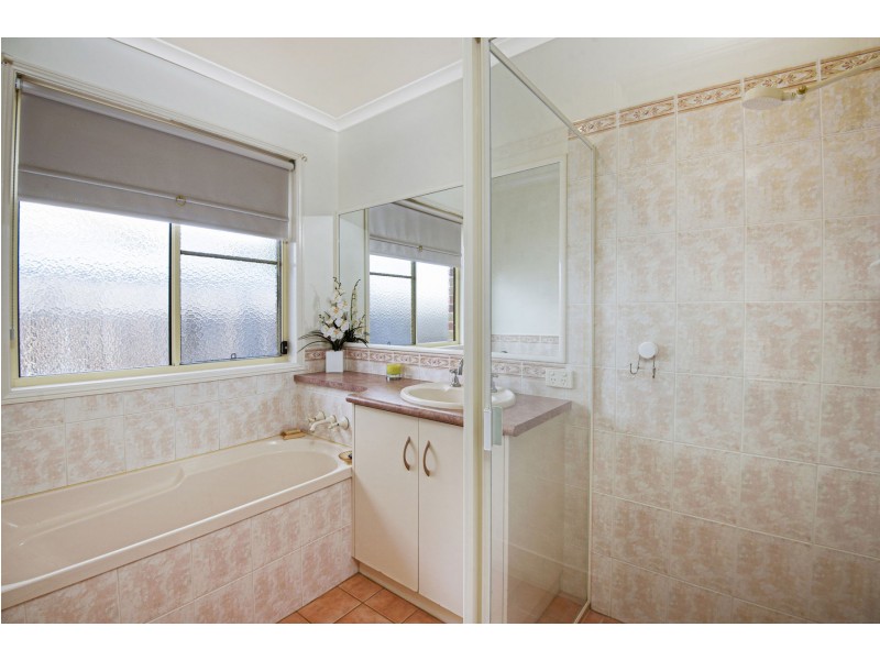 24 Gladstone Street, Wyreema QLD 4352