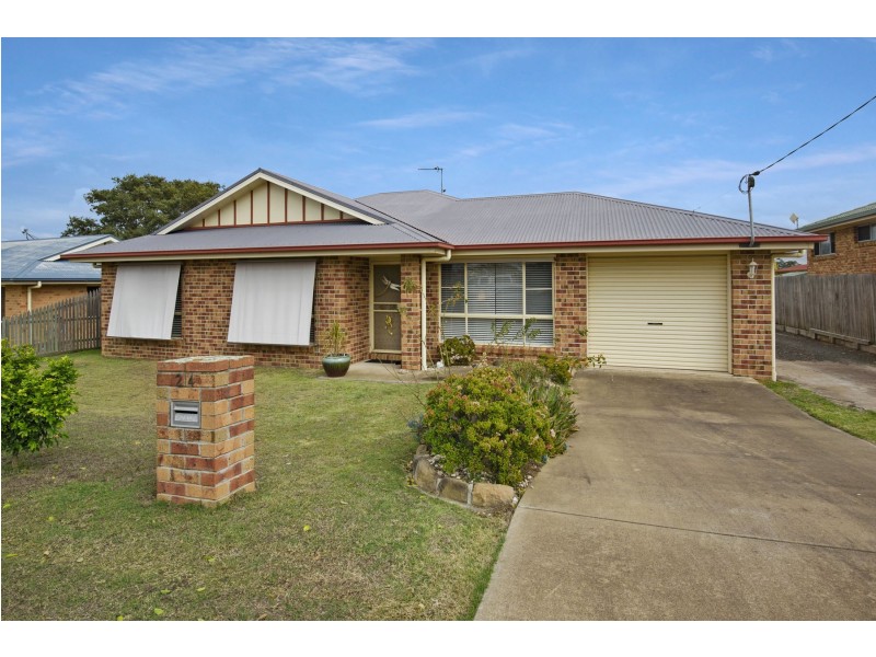 24 Gladstone Street, Wyreema QLD 4352