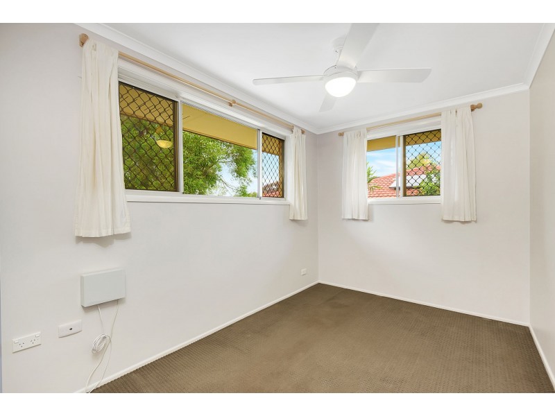 8 Meadow Court, Centenary Heights QLD 4350