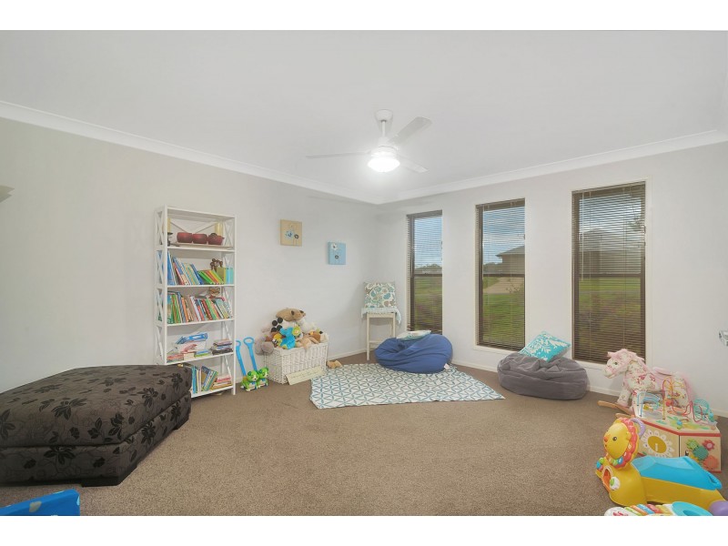 7 Monarch Street, Meringandan West QLD 4352