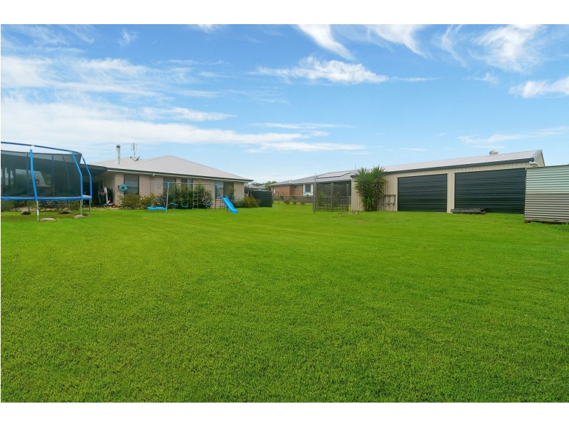 7 Monarch Street, Meringandan West QLD 4352