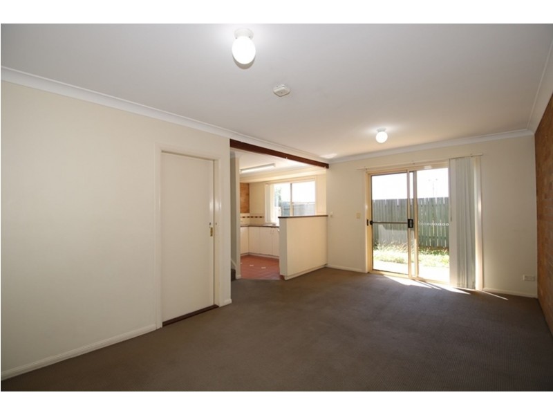 12/248 James Street, Harristown QLD 4350