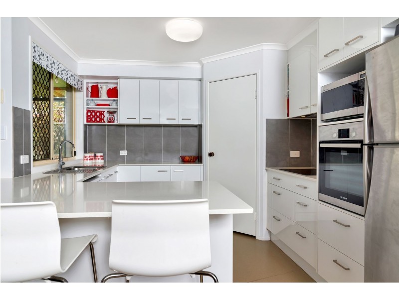 19 Bouganvillea Drive, Middle Ridge QLD 4350