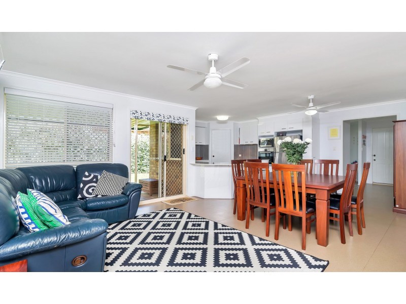 19 Bouganvillea Drive, Middle Ridge QLD 4350