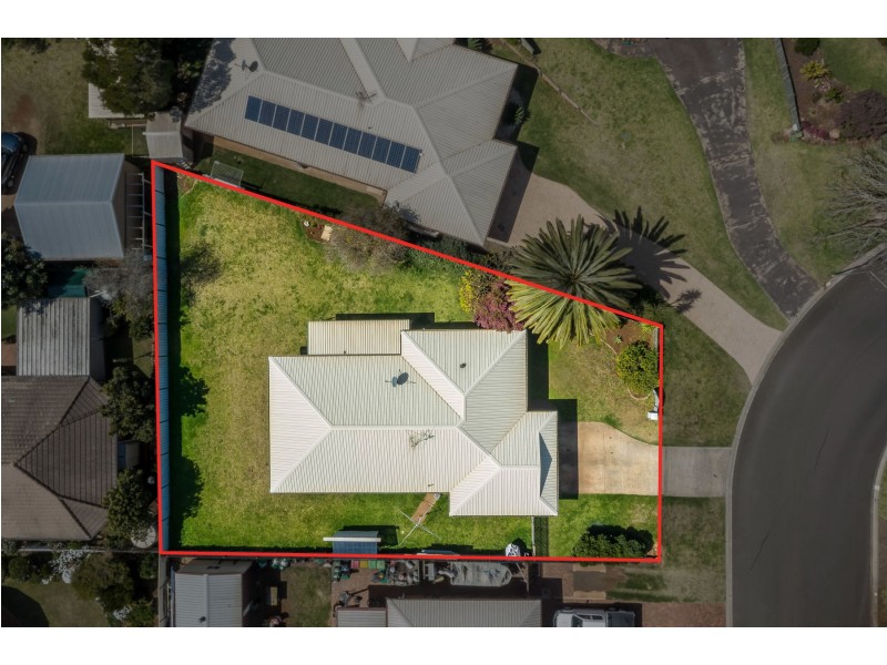 19 Bouganvillea Drive, Middle Ridge QLD 4350