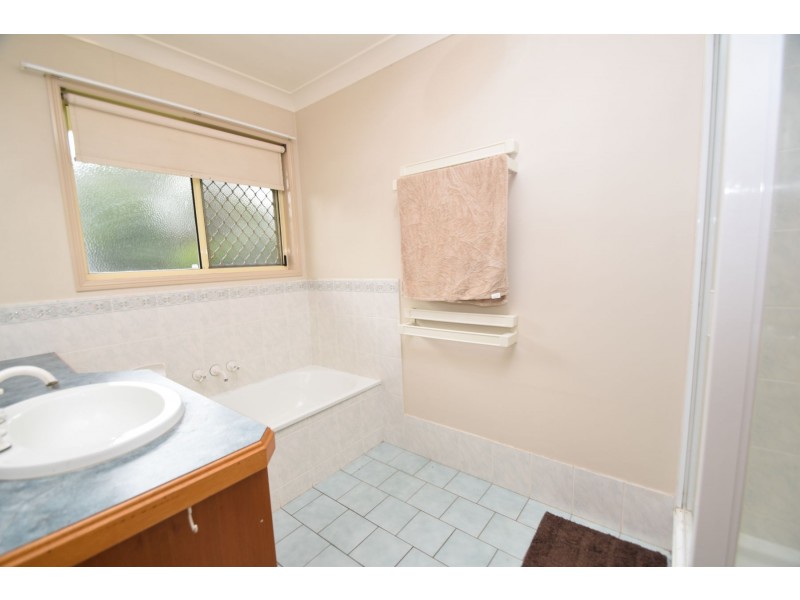 3 Bernborough Court, Glenvale QLD 4350