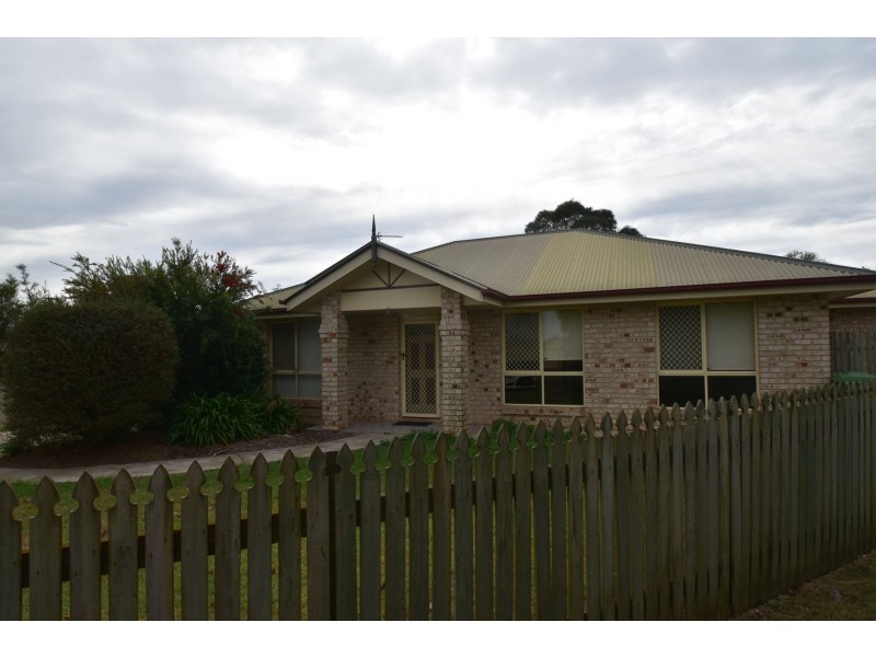 3 Bernborough Court, Glenvale QLD 4350